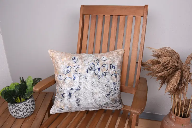 Handgefertigtes blaues Blumenkissen, vielseitiges quadratisches Wurfkissen