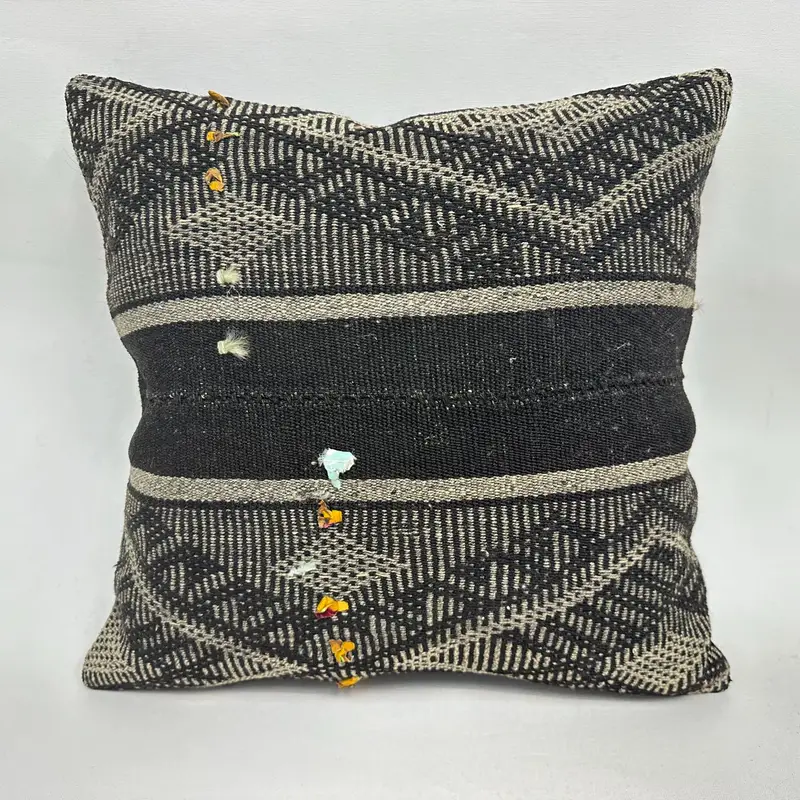 Geometrik Kahverengi & Bej İşlemeli Kırlent, Çok Yönlü El Yapımı Yastık