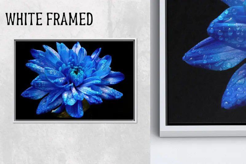 Modern Lüks Kanvas Tablo: Siyah Çerçevede Mavi Çiçek