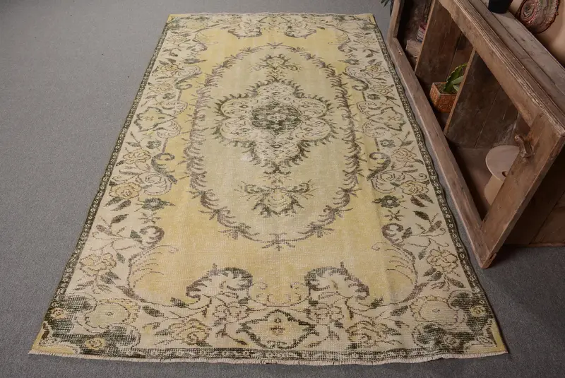 Sarı, Yeşil Çiçekli Halı, 4,9x8,3 ft Şık Dekor