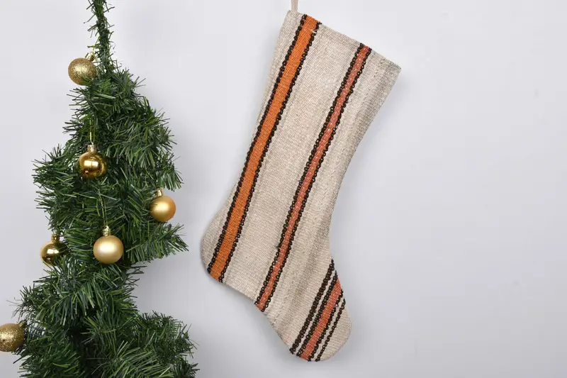 Patrón de adornos navideños festivos, calcetín navideño de 7 pulgadas de ancho