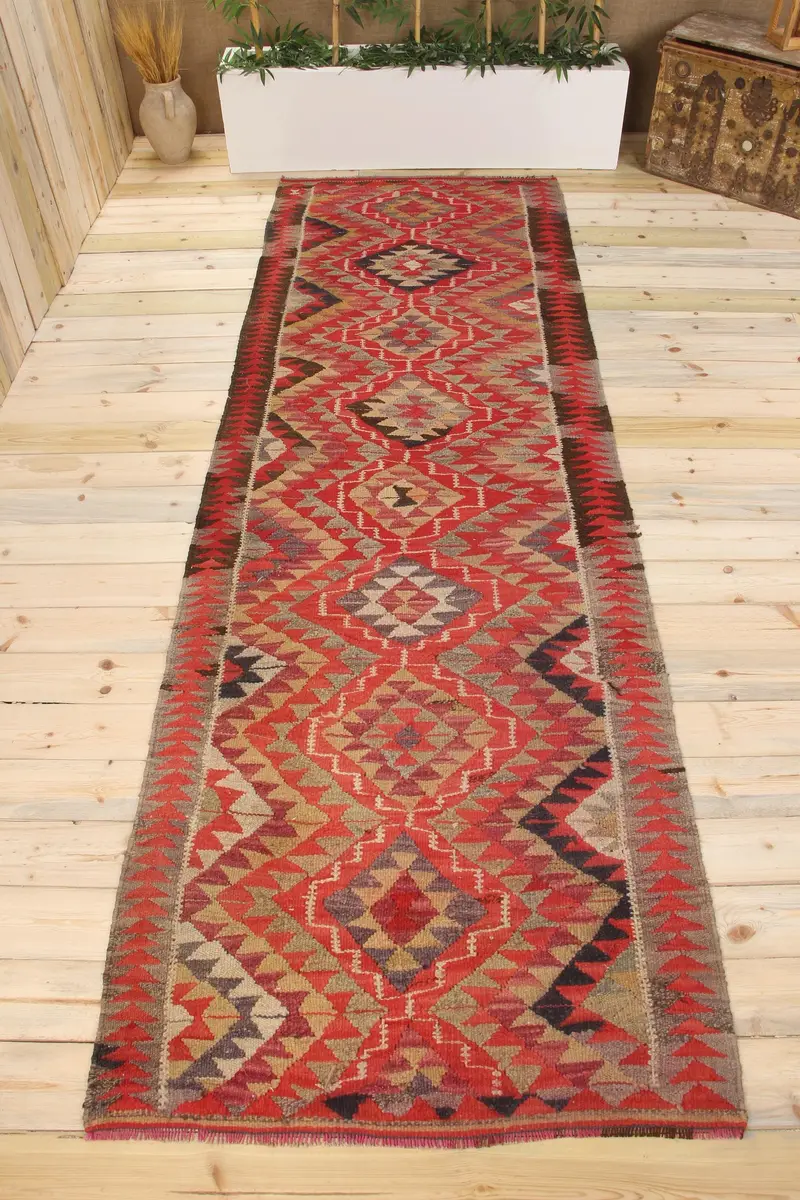 Handmade Pink Floral Rug, 0.3x11.2 ft Elegant Decor