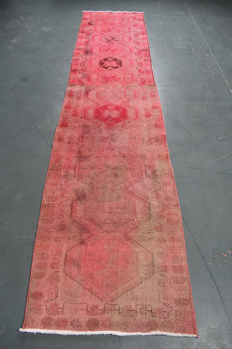 Türkischer Teppich, Läufer 2,6x12,4 ft Vintage Teppich, rosa floraler Wollteppich - 1