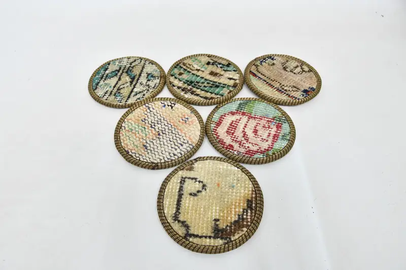 Böhmische beige und grüne runde Untersetzer, stilvolle böhmische Untersetzer