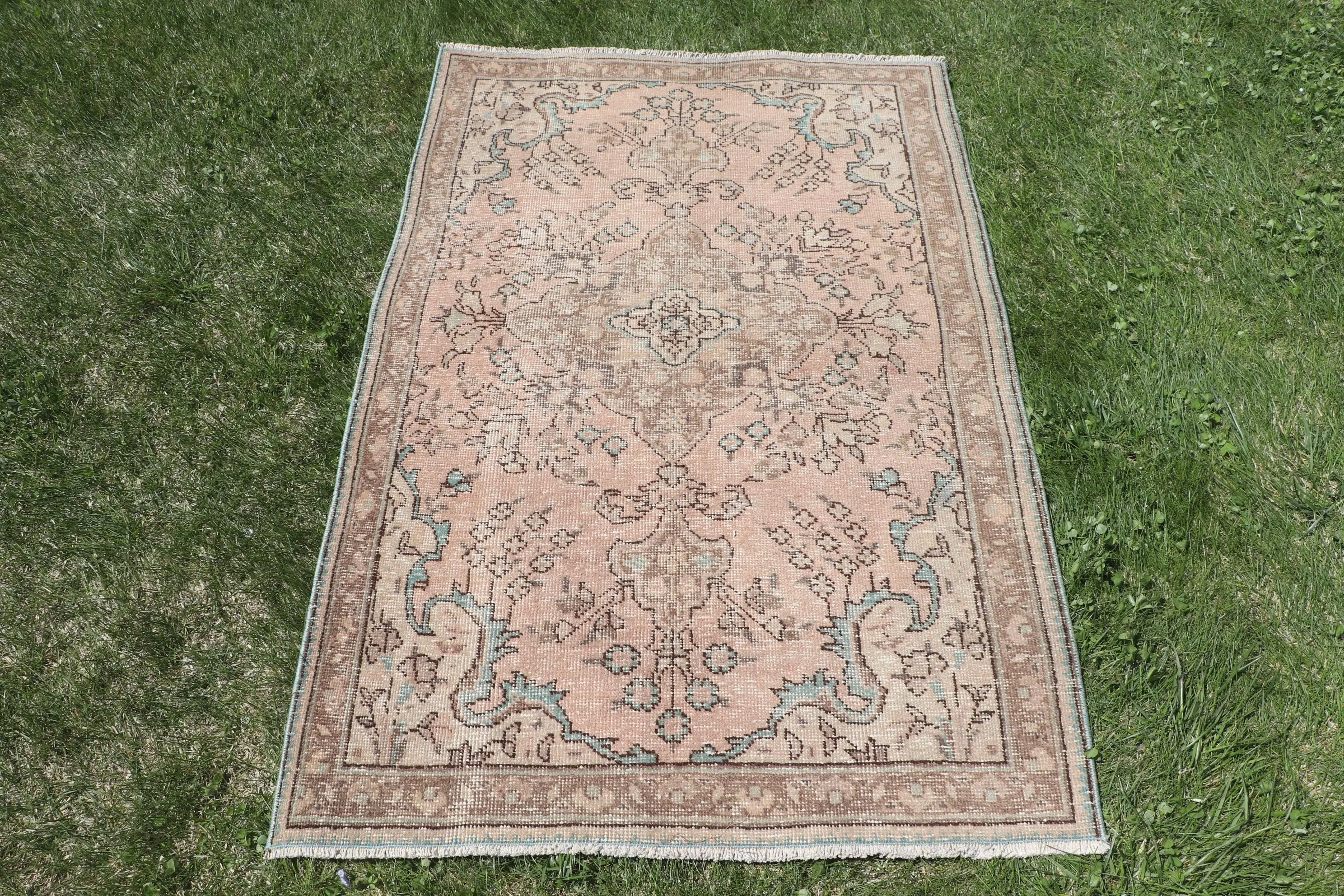 Türkischer Vintage-Teppich 3,1 x 4,7 Fuß, brauner Orientteppich - 1