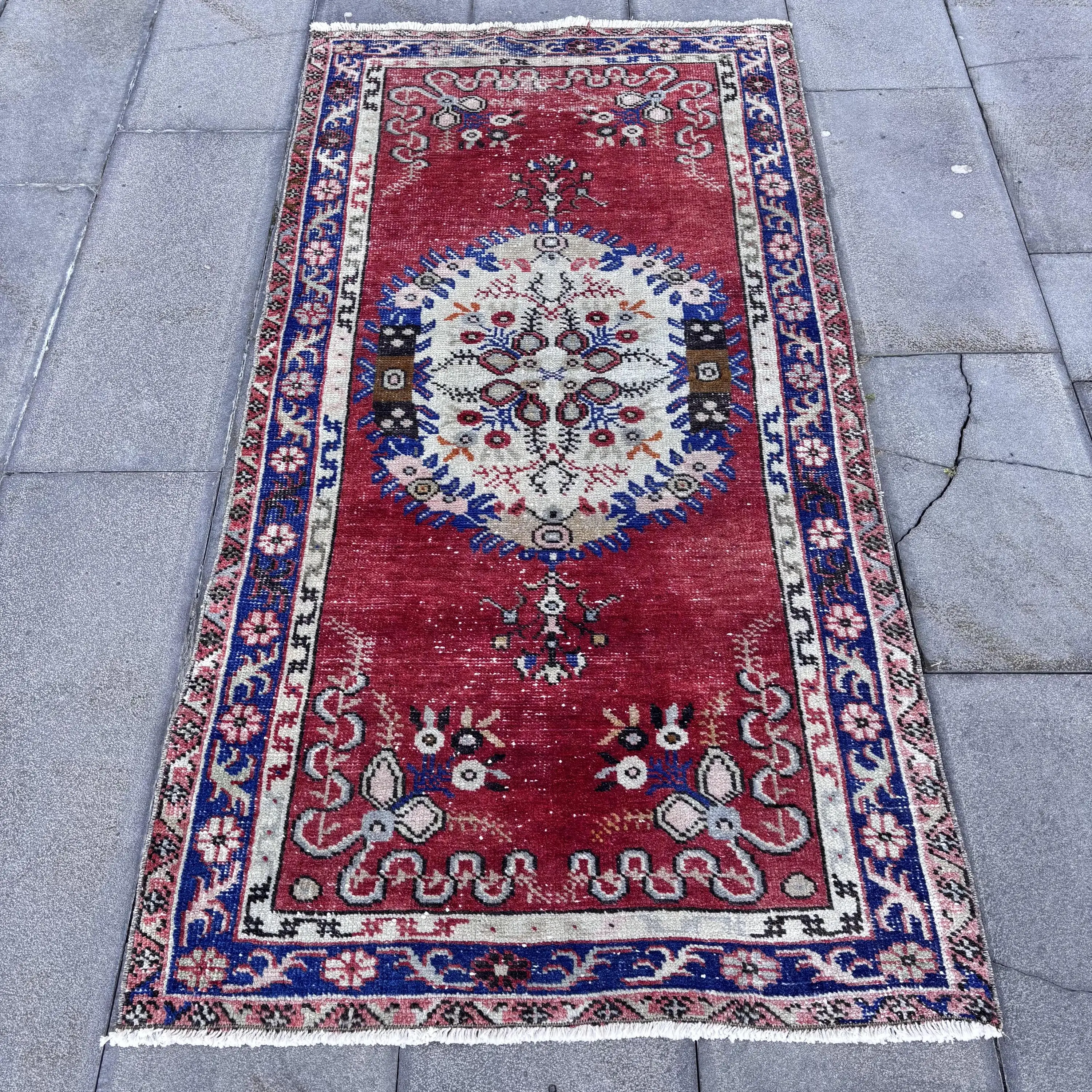 3x5.7 ft Halı, Türk Vintage Halısı, Kırmızı Kareli Yün Halı - 1