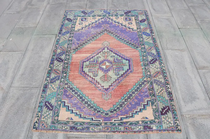 Purple and Red Floral Rug, 3,8x5,7 ft Elegant Decor