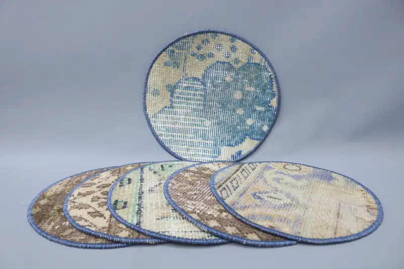 ブルーとブラウンのキリム プレースマット、耐久性がありエレガントなテーブル装飾