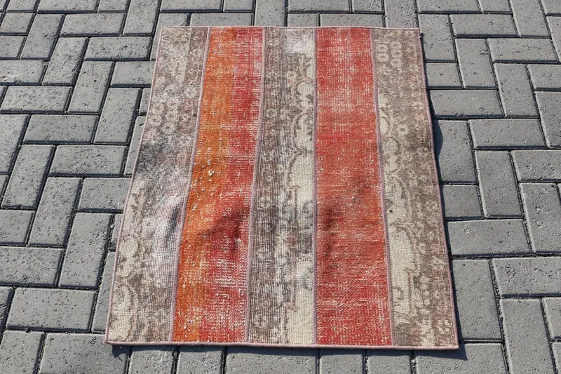 Orange-brauner Teppich, 2,6 x 3,2 Fuß, geometrisches Blumenmuster