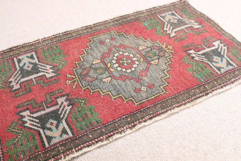1.8x3.1 ft Vintage Türk Halısı, Küçük Halı, Kırmızı Yeşil Katı Yün Halı - 1