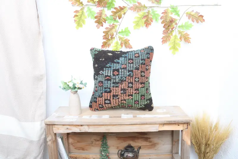 Almohada de tiro bordada roja y bronce, almohada geométrica vintage de 16x16