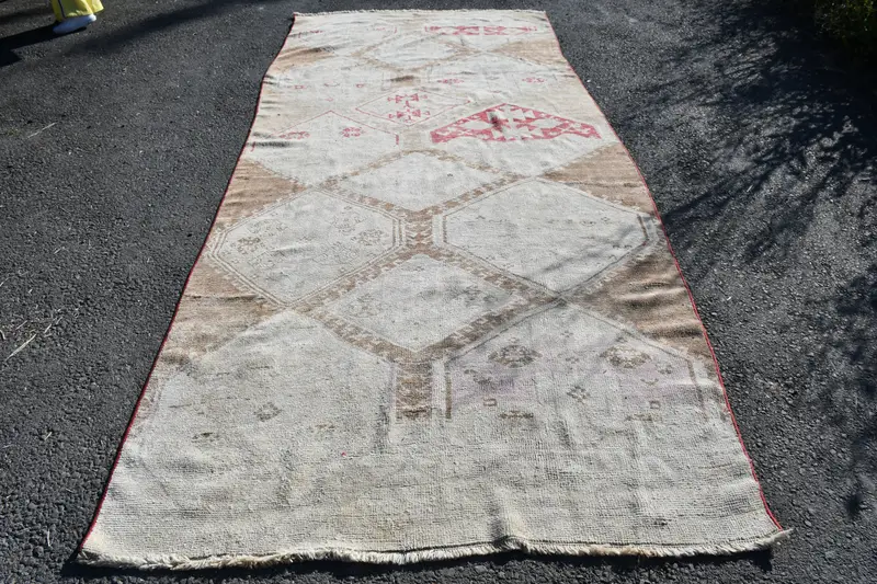 Alfombra vintage de 4,9x11,5 pies, alfombra turca grande, alfombra de lana oriental blanca - 1