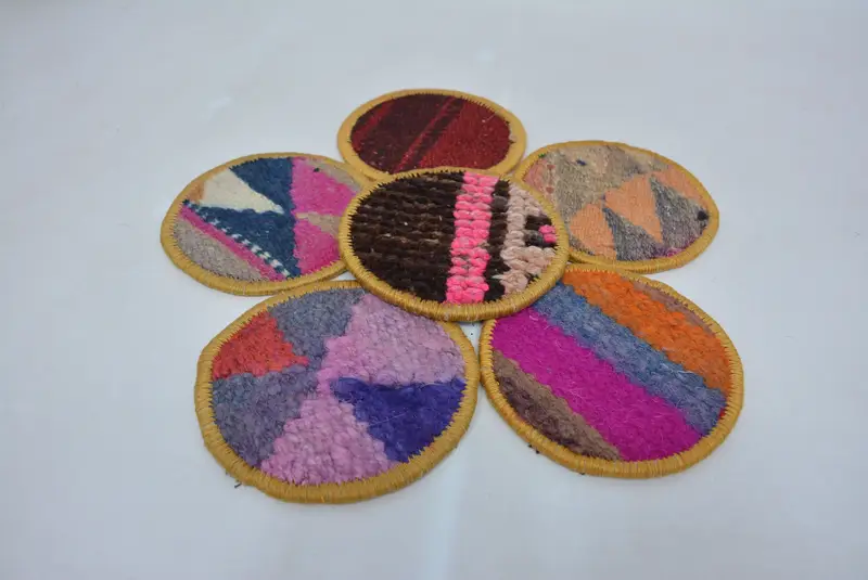 Böhmischer runder Untersetzer, einzigartiger lila und orangefarbener Untersetzer