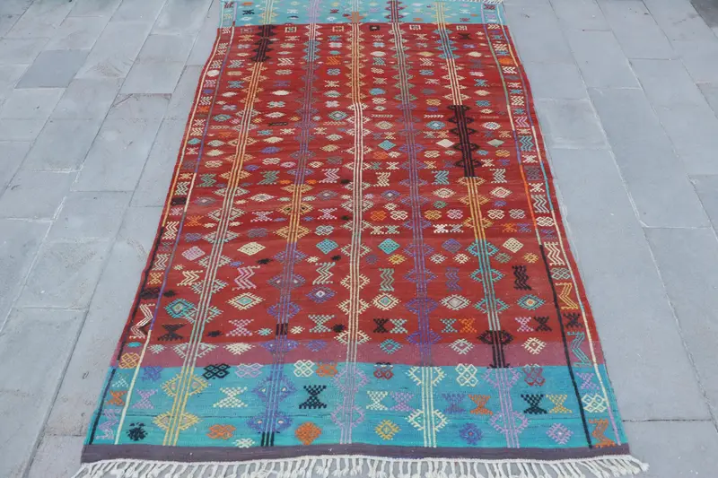 Red and Blue Floral Rug, 5,5x9,4 ft Elegant Decor