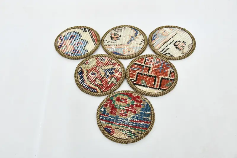 Elegantes posavasos Kilim beige y rojos, posavasos de mesa premium