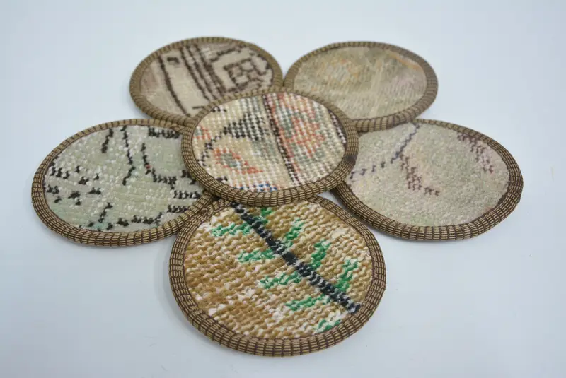 Bej ve Turuncu Bohem Yuvarlak Bardak Altlığı, Dayanıklı ve Şık Bardak Altlığı