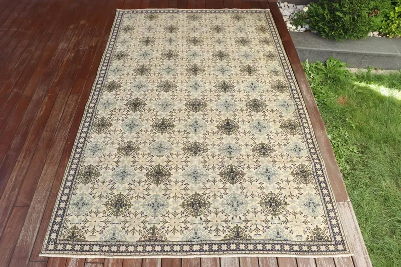 Handmade 0,4x8,1 ft Rug, Beige & Blue Polka Dot
