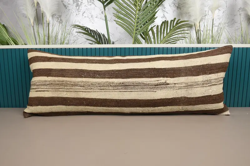 Beige & braun gestreiftes Wurfkissen, Vintage besticktes Kissen