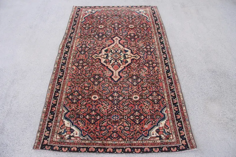 Alfombra roja y beige 10x150cm con estampado de plantas y árboles