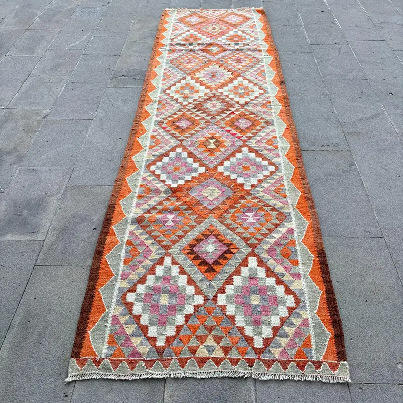 Canlı Turuncu Halı, 3,1x11,4 ft Yeşil Vurgular ve Doğa Desenleri