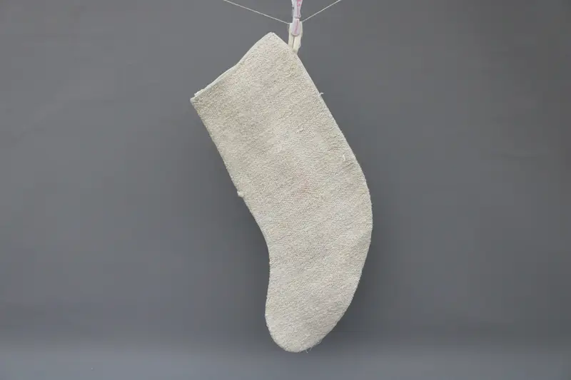 Medias navideñas beige con adornos blancos, medias festivas