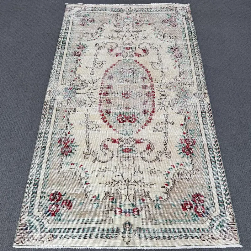 Elegant Beige Moroccan Rug, 3,8x6,7 ft with Green Accents