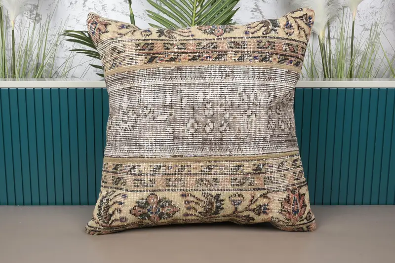 Beige-graues Patchwork-Wurfkissen, 24x24 besticktes Kissen