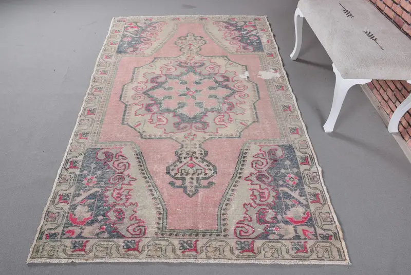 エレガントなピンクとグリーンのラグ、4.4x7.6フィートの幾何学模様の花柄