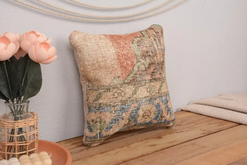 Almohada de tiro de lino rojo con bordado floral de bronce, almohada cuadrada vintage