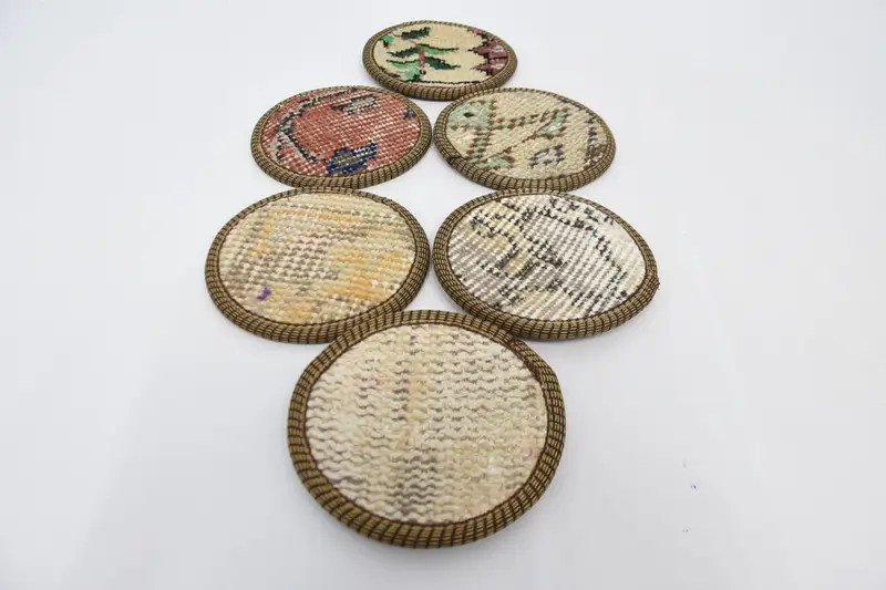 ボヘミアンラウンドコースター、ベージュとレッドのコースター