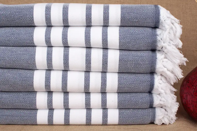 Toalla de playa personalizada con monograma de Chevron, color azul marino, beige, 36 x 67 pulgadas