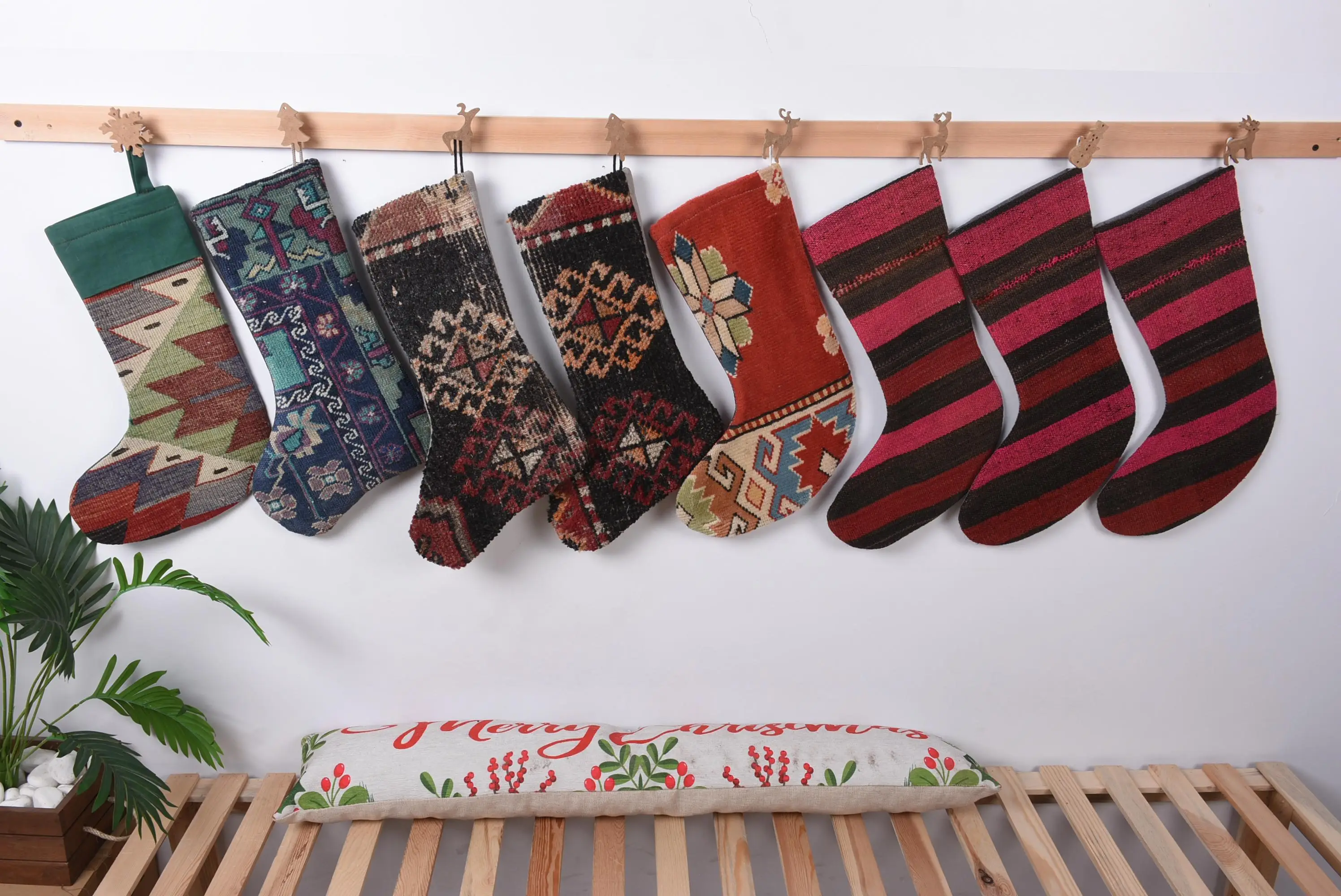 Medias navideñas personalizadas, decoración navideña de 6 pulgadas de ancho - 1