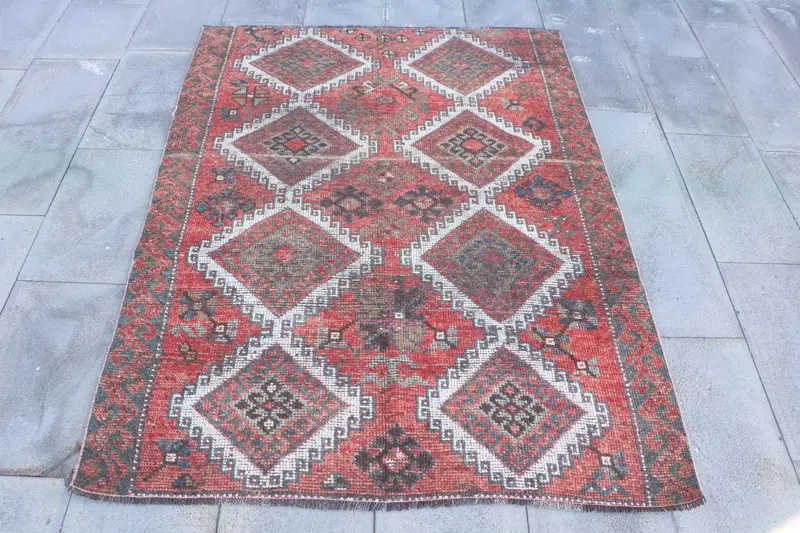 レッド & ベージュ ラグ、4.2x5.6 フィート ソリッド コンフォート