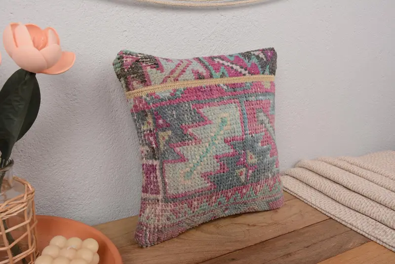 Geometrisches grünes Wurfkissen, Vintage besticktes Leinenkissen