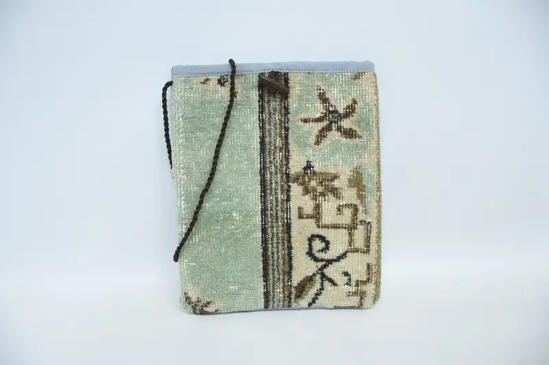 Minimalistische Umhängetasche aus Wolle mit Vintage-Motiv, Kelim-Tasche