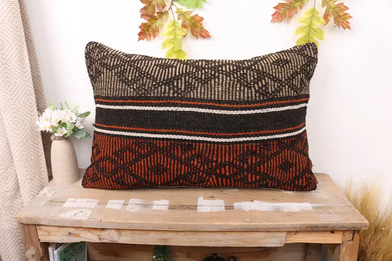 Orange & Beige besticktes Kelimkissen, 16x24 Vintage Wurfkissen