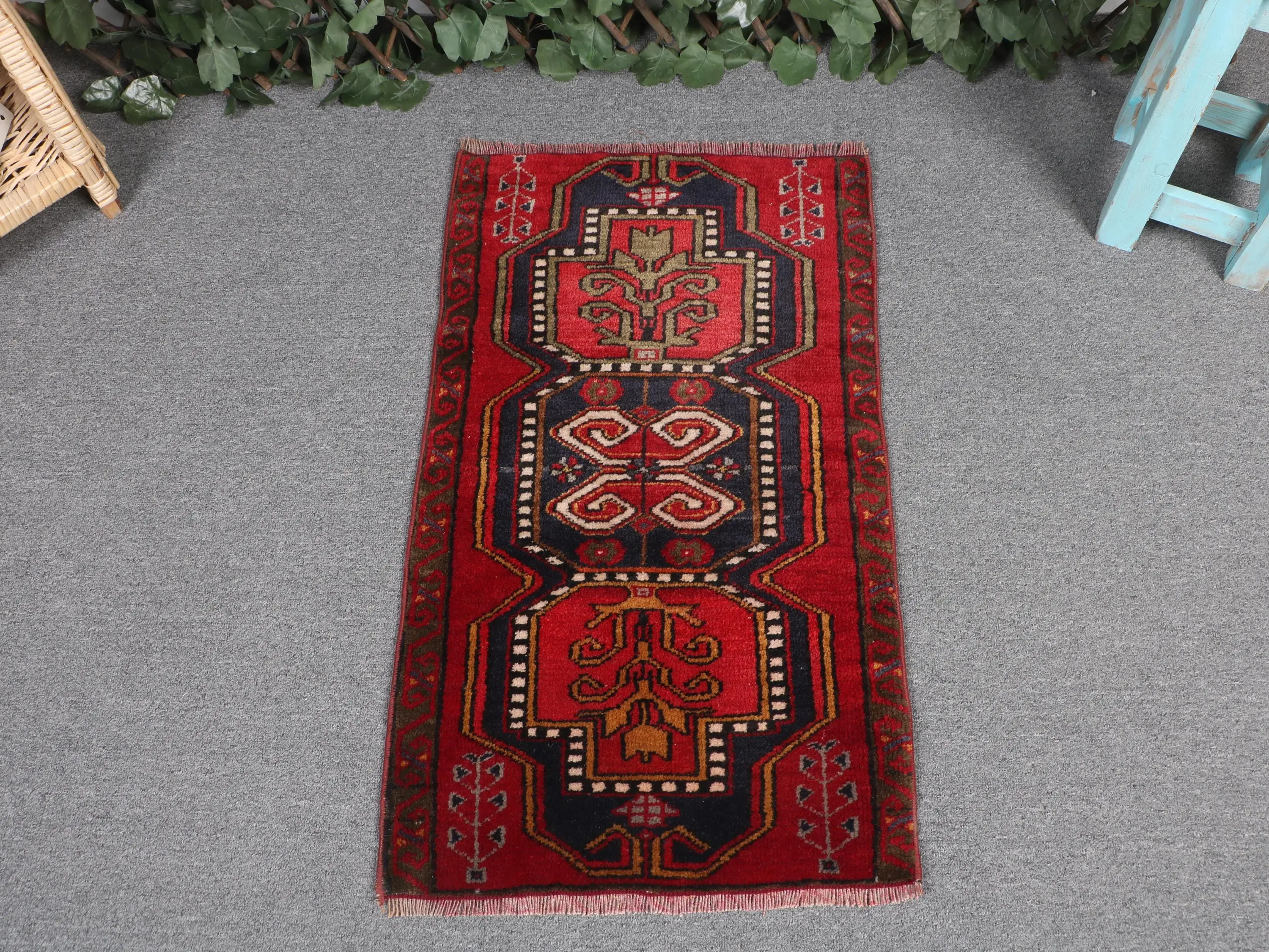Turkish Vintage Small Rug 1.5x2.7 ft, Red Patchwork Rug Wool - 1