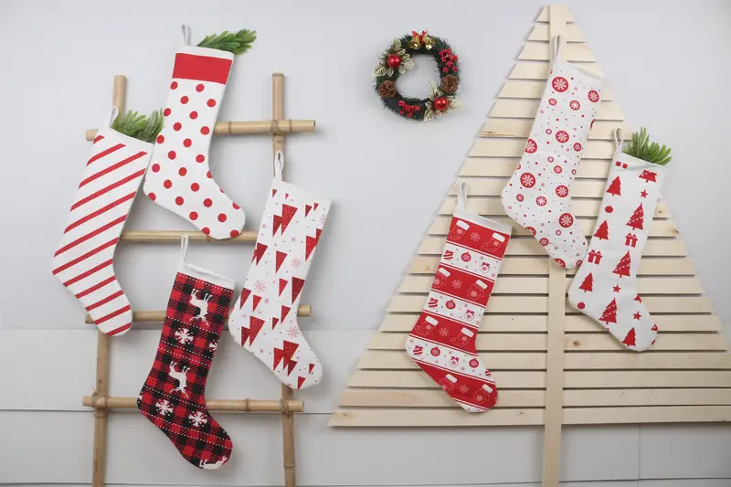 Media con patrón de adornos navideños de 22 pulgadas, media navideña festiva