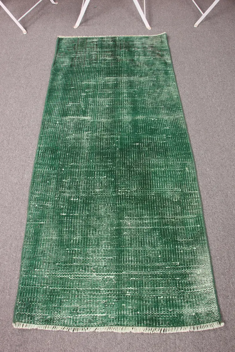 Handgefertigter grün-schwarzer Teppich, 2 x 4,7 Fuß, floral und geometrisch