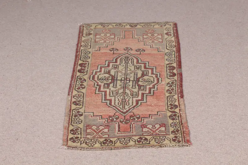 Brown and Green Rug, 1,8x3,3 ft Floral and Geometric