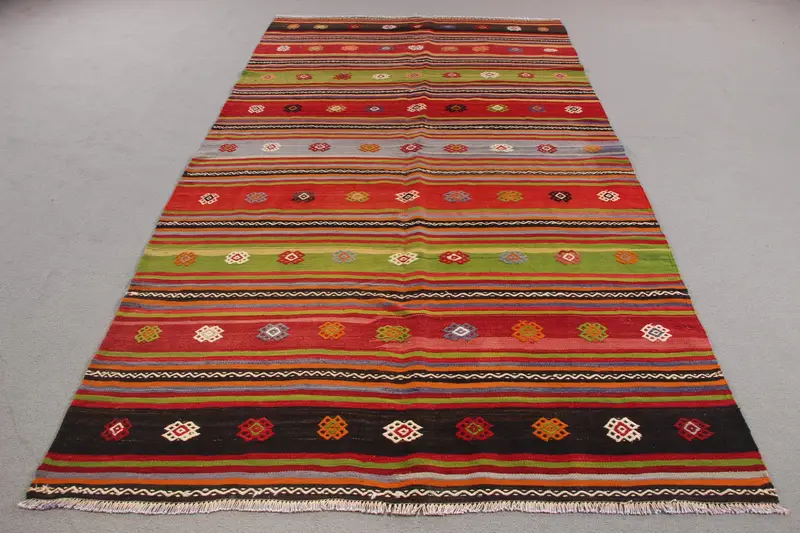 5.5x10.1 ft Halı, Türk Vintage Halısı, Kırmızı Çiçekli Yün Halı - 1