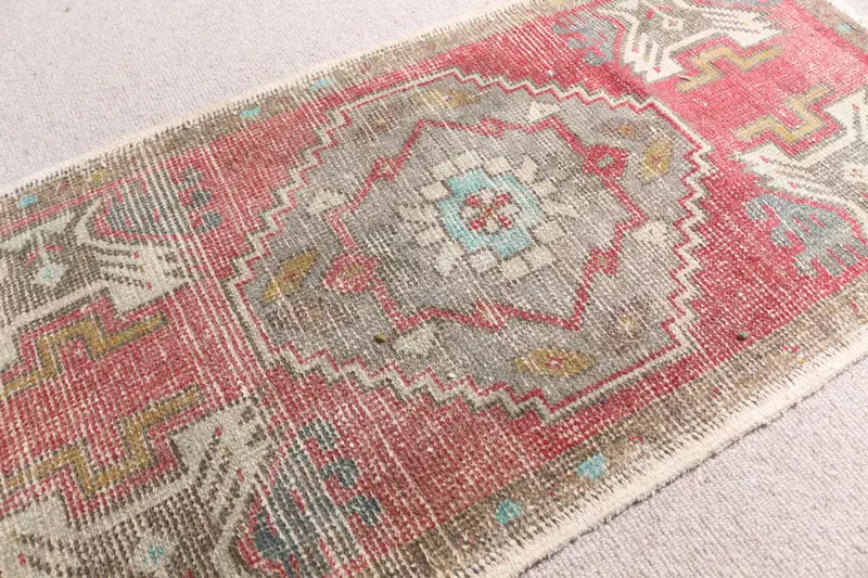 Vintage 1.6x3.2 ft Halı, Küçük Türk Halısı, Kırmızı Mavi Kareli Yün Halı - 1