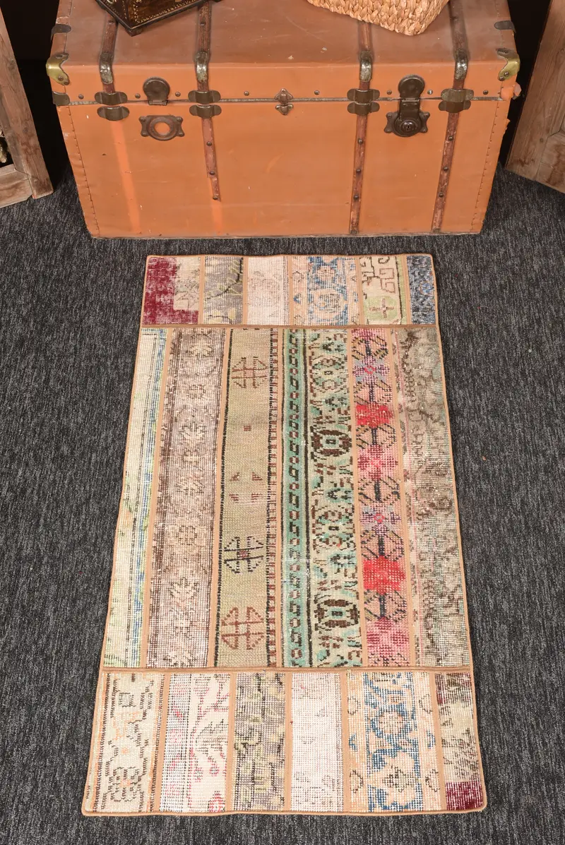 Vintage Türk Küçük Halısı 2,3x4,3 ft, Gökkuşağı Gökkuşağı Patchwork Halı - 1
