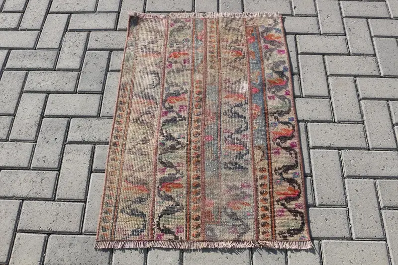 Brauner und grüner Teppich, 2,1 x 3 Fuß, solider Komfort