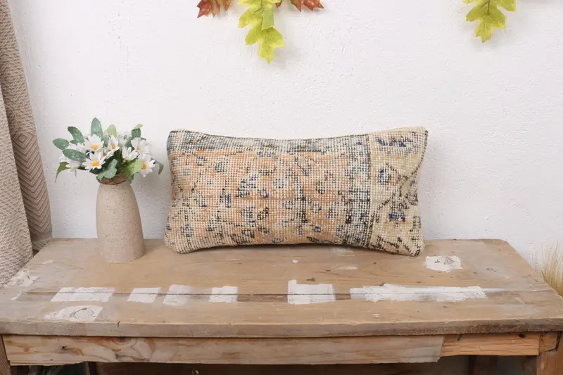 Turuncu & Bej Çiçek Kırlent, 8x16 El Yapımı Kırlent