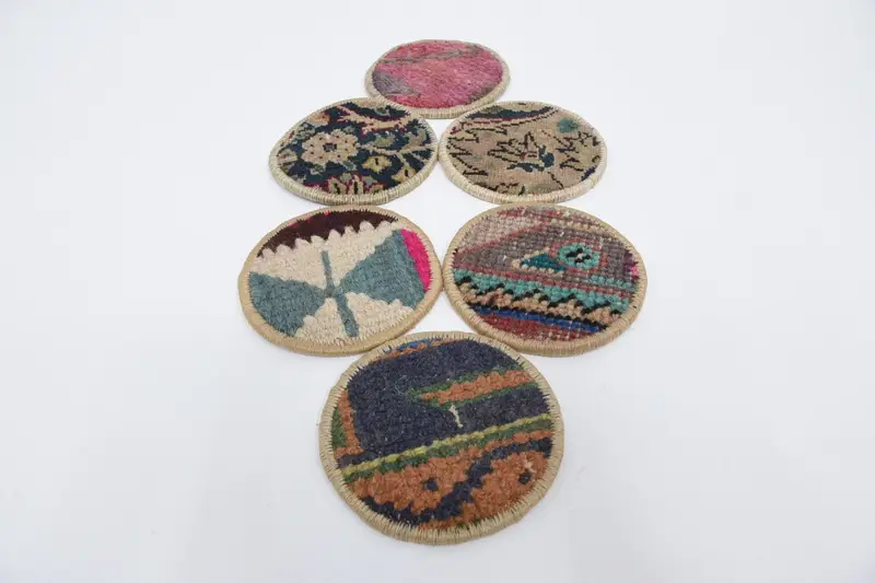 ブルーとピンクのラウンドコースターセット、手作りのトルコ敷物コースター