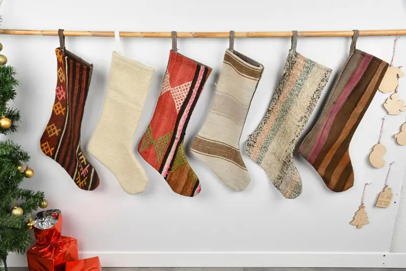 Şenlikli 8 İnç Noel Çorabı, Süs Desenli Tatil Dekoru