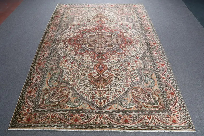 Türk Vintage Halısı, 6.3x9.5 ft Büyük Halı, Kırmızı Yeşil Çiçekli Yün Halı - 1