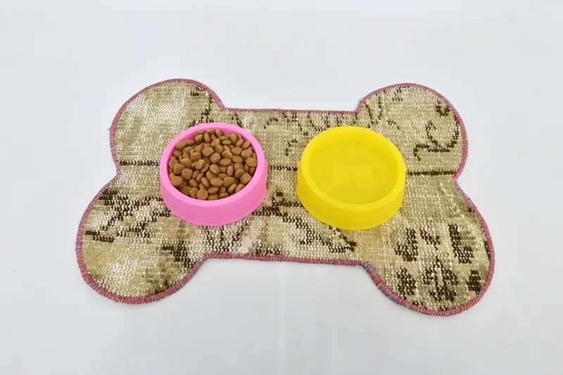 Bej ve Kahverengi Kilim Pet Mat, Dayanıklı ve Emici Ped