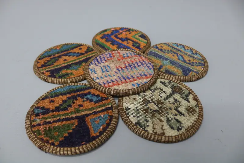 Böhmischer runder Untersetzer in Orange und Bronze, einzigartiger Kelim-Untersetzer